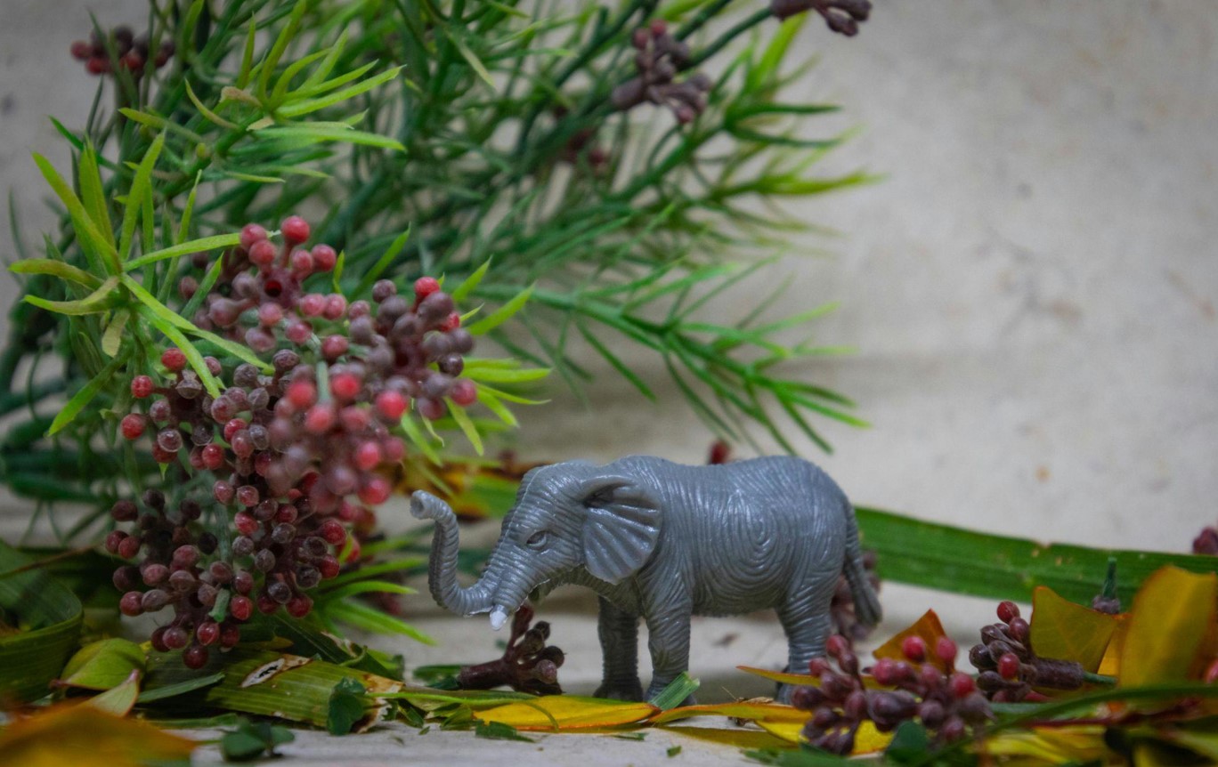 Fake Tree Animal The Beauty and Benefits of Fake Trees - Christmas In ManhattanChristmas ...